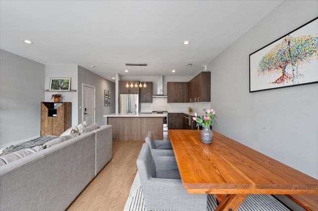 2730 W Armitage Avenue 3E, Chicago, IL 60647