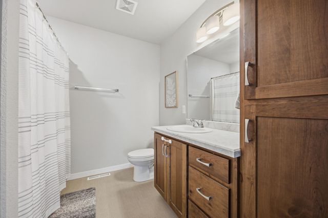 709 1st Avenue, Horace, ND 58047