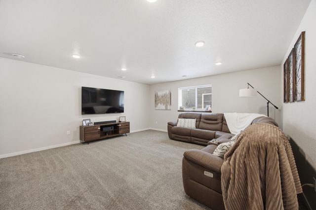 709 1st Avenue, Horace, ND 58047