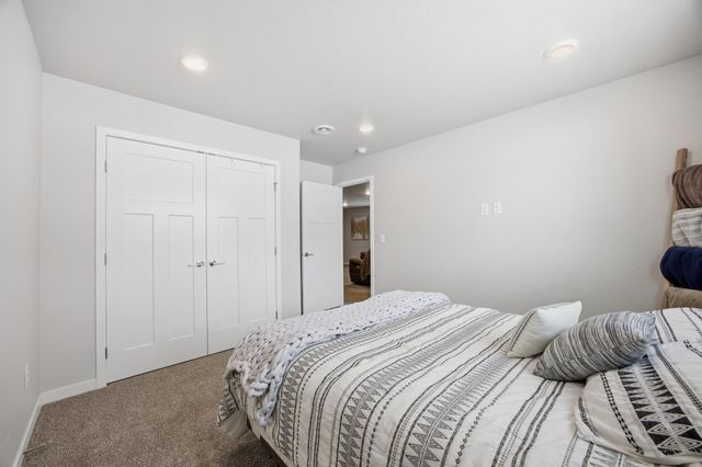 709 1st Avenue, Horace, ND 58047