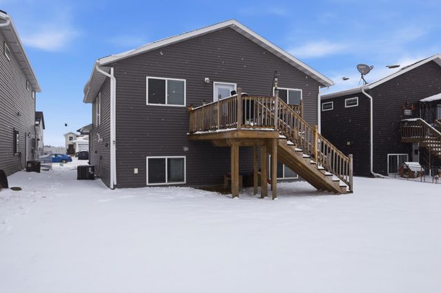 709 1st Avenue, Horace, ND 58047