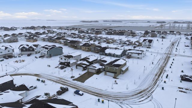 709 1st Avenue, Horace, ND 58047