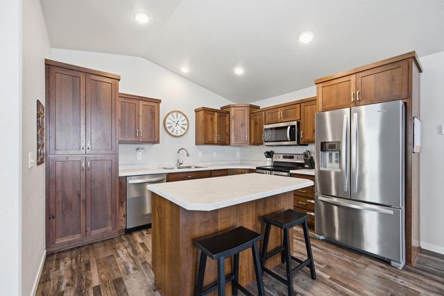 709 1st Avenue, Horace, ND 58047