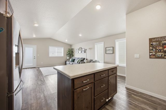 709 1st Avenue, Horace, ND 58047