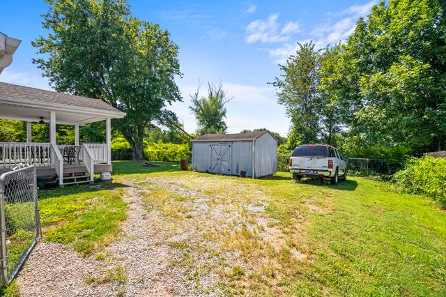 309 Peggy Dr, Cedar Hill, TN 37032