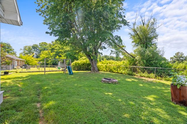 309 Peggy Dr, Cedar Hill, TN 37032