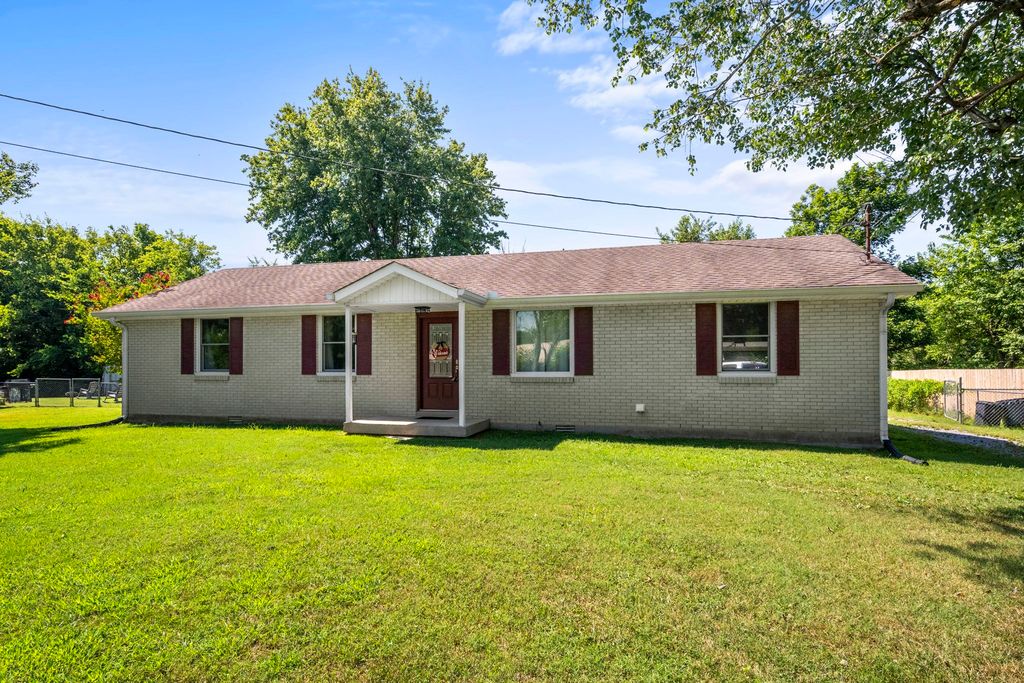 309 Peggy Dr, Cedar Hill, TN 37032