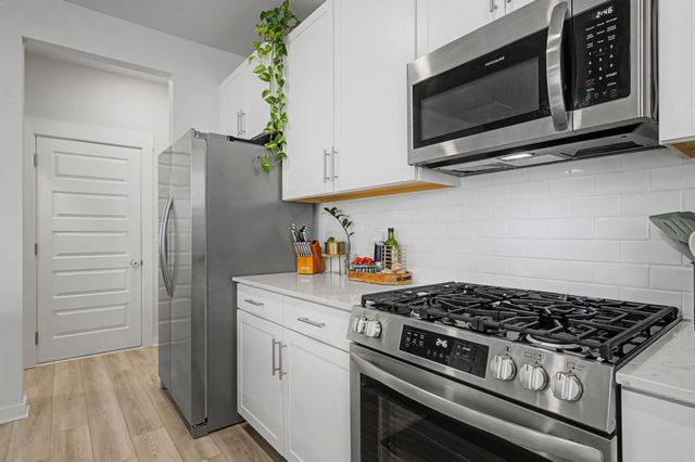 1315 Chambers Bay Dr, Lebanon, TN 37087