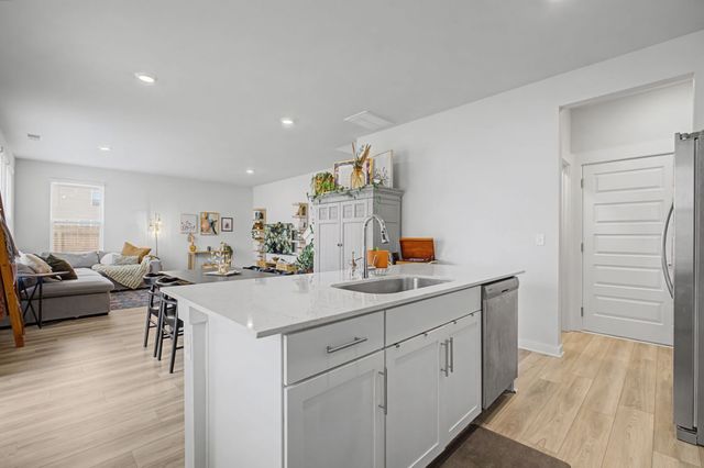 1315 Chambers Bay Dr, Lebanon, TN 37087