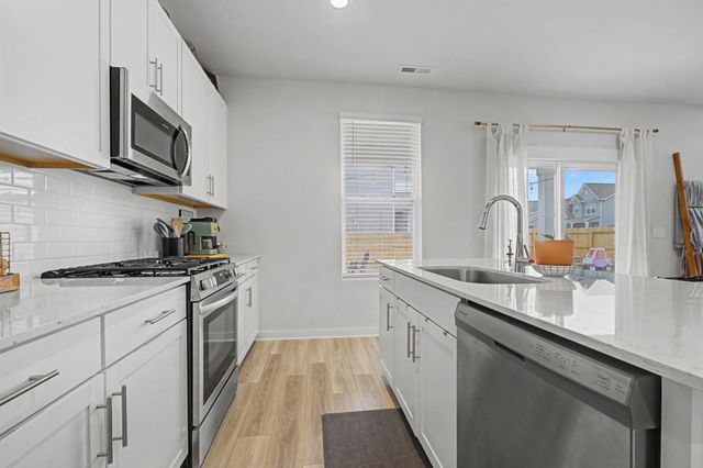 1315 Chambers Bay Dr, Lebanon, TN 37087