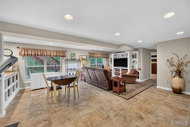 730 Longfellow Circle, O'fallon, MO 63366
