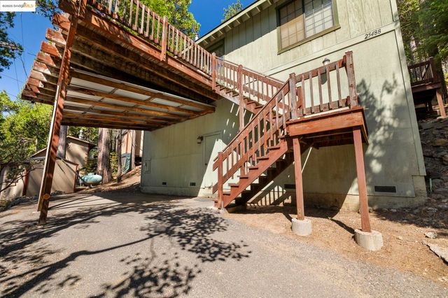 25488 Rebekah Rd, Long Barn, CA 95335