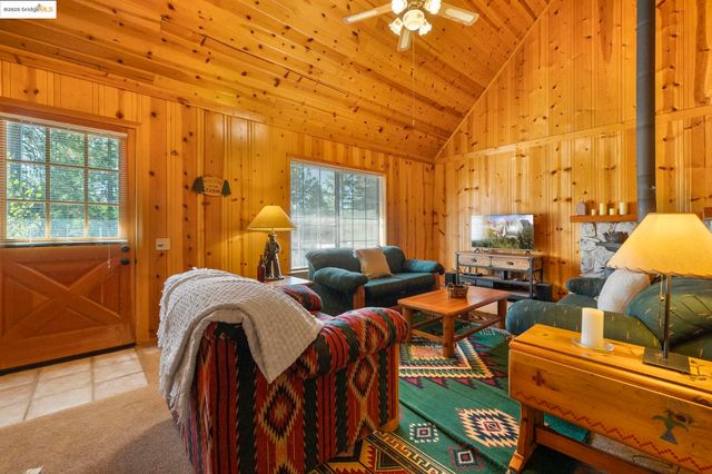 25488 Rebekah Rd, Long Barn, CA 95335