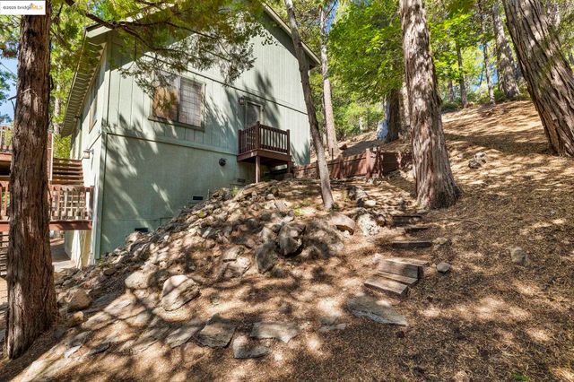 25488 Rebekah Rd, Long Barn, CA 95335