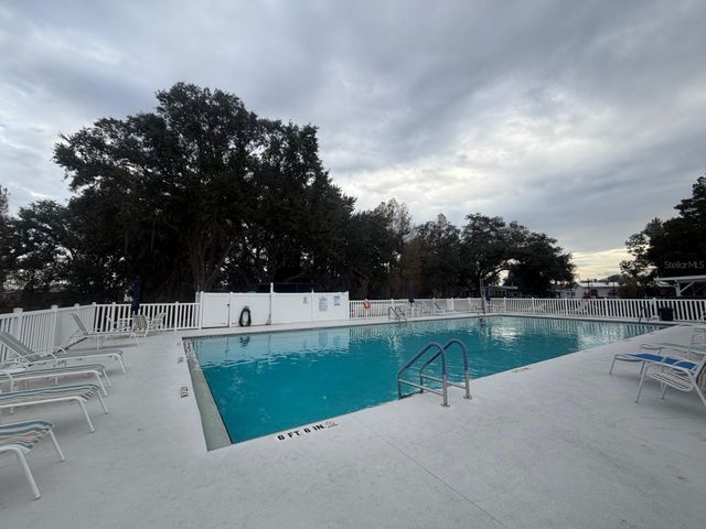 121 HYDE PARK COURT, Davenport, FL 33897