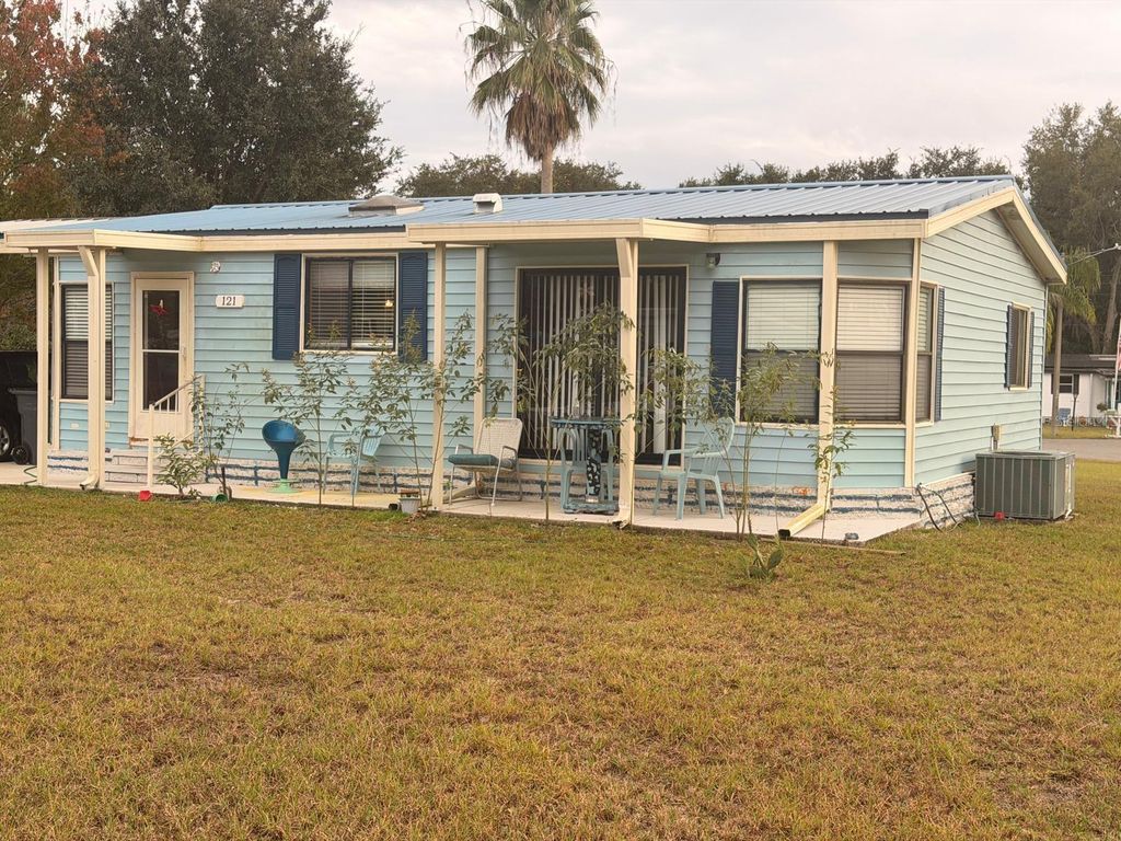 121 HYDE PARK COURT, Davenport, FL 33897