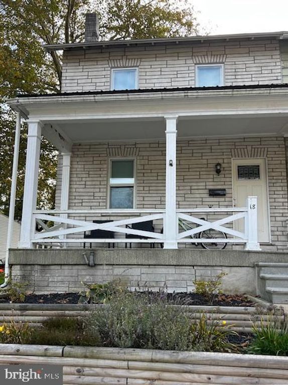 18 E FRONT ST, Mohnton, PA 19540