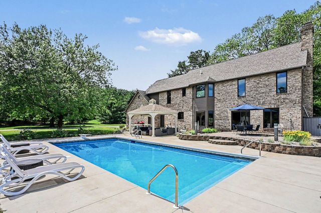 55020 Colonial Ridge Drive, Bristol, IN 46507