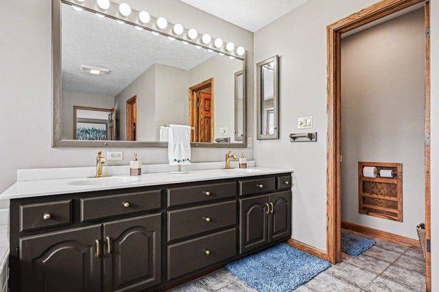55020 Colonial Ridge Drive, Bristol, IN 46507