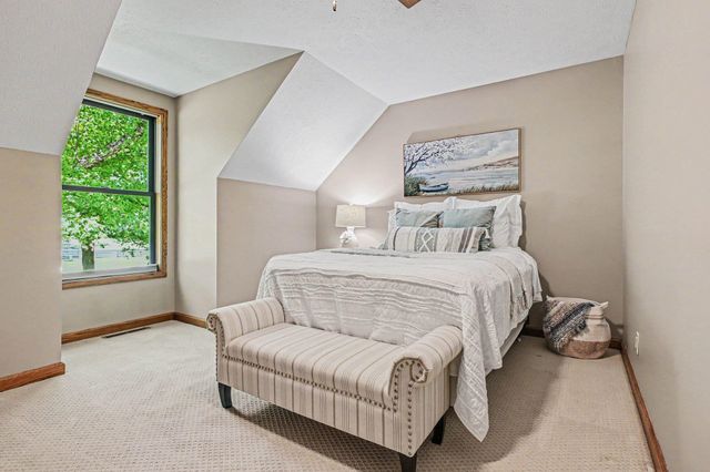 55020 Colonial Ridge Drive, Bristol, IN 46507