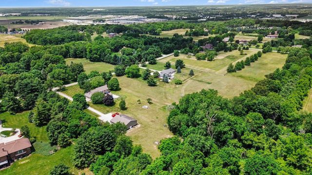 55020 Colonial Ridge Drive, Bristol, IN 46507