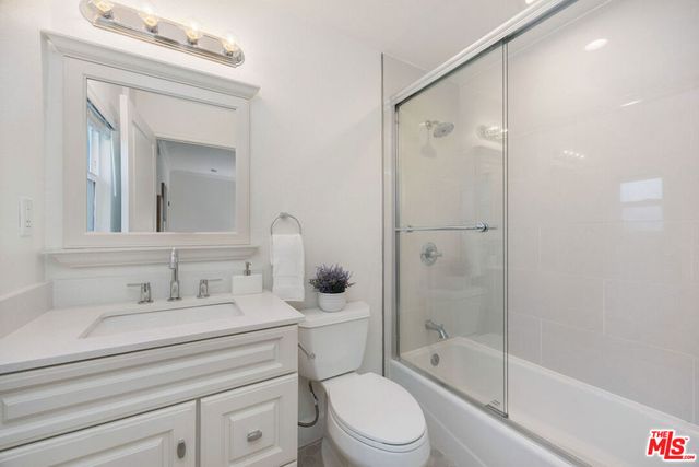 2717 W Avenue 30, Los Angeles, CA 90065