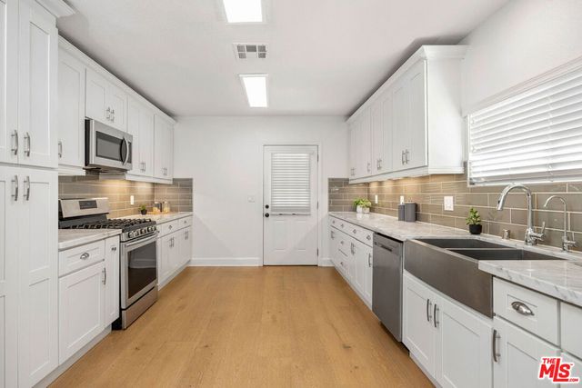 2717 W Avenue 30, Los Angeles, CA 90065