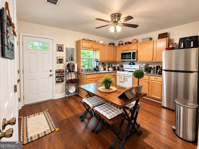 792 Plainville Circle SW, Atlanta, GA 30331