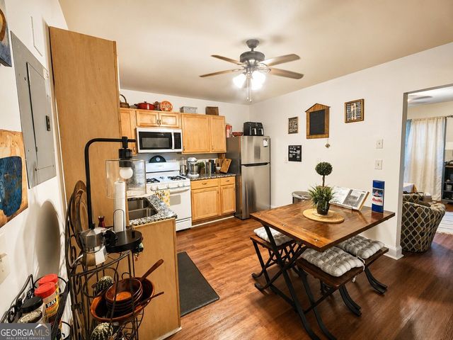 792 Plainville Circle SW, Atlanta, GA 30331