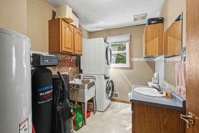2230 58th Street, Fennville, MI 49408