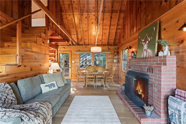 612 Rose Lane, Twin Peaks, CA 92391