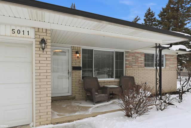 5011 Rockdale Court, Sterling Heights, MI 48310