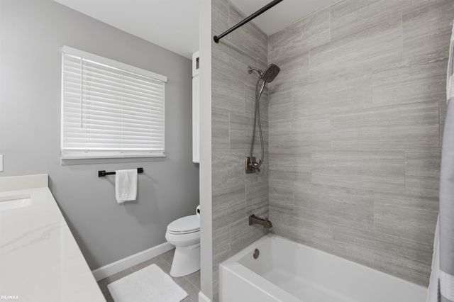 5011 Rockdale Court, Sterling Heights, MI 48310