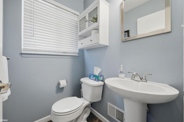 5011 Rockdale Court, Sterling Heights, MI 48310