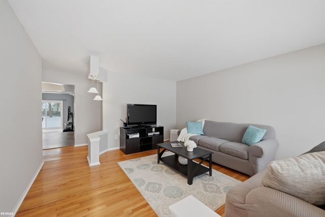 5011 Rockdale Court, Sterling Heights, MI 48310