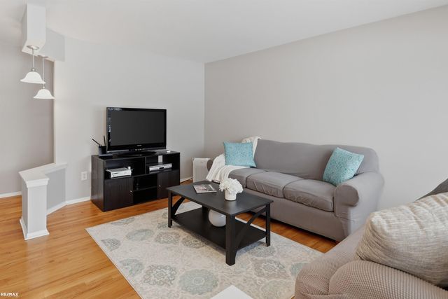 5011 Rockdale Court, Sterling Heights, MI 48310