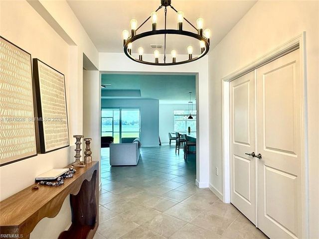 9291 Aqua Overlook CT, Lehigh Acres, FL 33936