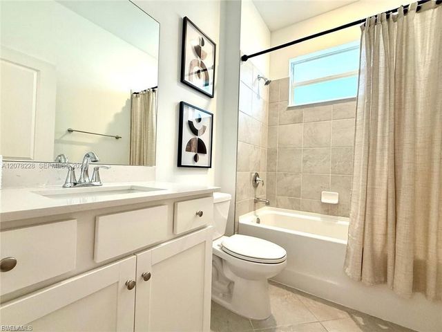 9291 Aqua Overlook CT, Lehigh Acres, FL 33936