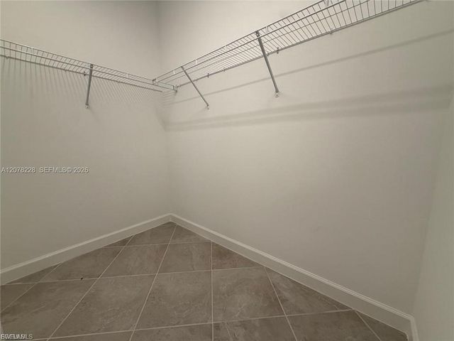 9291 Aqua Overlook CT, Lehigh Acres, FL 33936