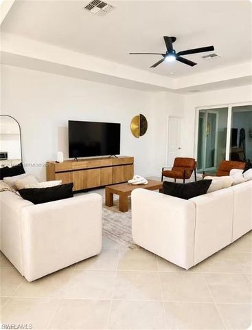 9291 Aqua Overlook CT, Lehigh Acres, FL 33936