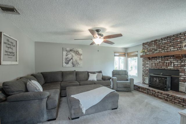 37715 Cloverleaf Avenue, Madera, CA 93636