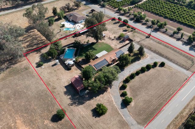 37715 Cloverleaf Avenue, Madera, CA 93636