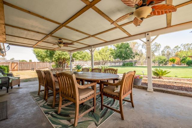 37715 Cloverleaf Avenue, Madera, CA 93636