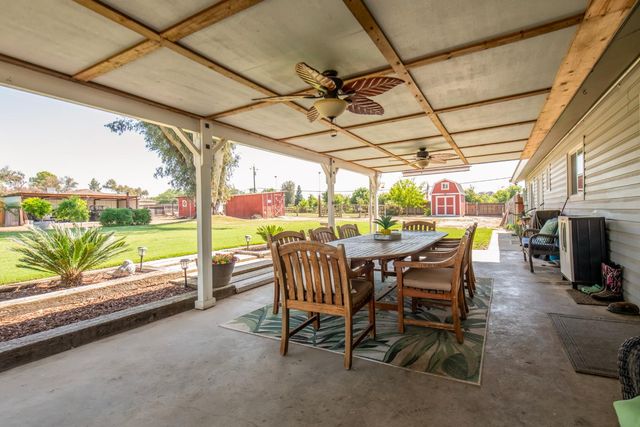 37715 Cloverleaf Avenue, Madera, CA 93636