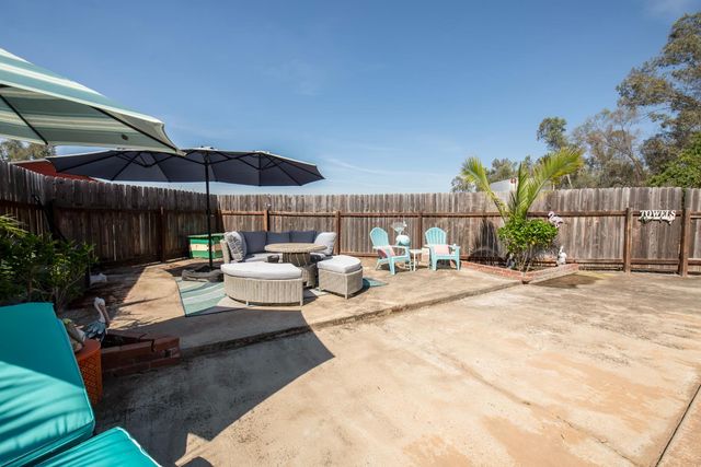 37715 Cloverleaf Avenue, Madera, CA 93636
