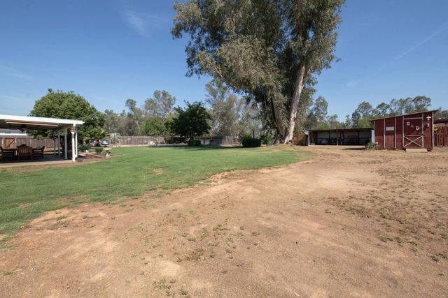 37715 Cloverleaf Avenue, Madera, CA 93636