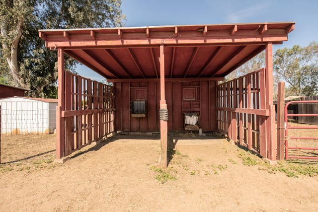37715 Cloverleaf Avenue, Madera, CA 93636