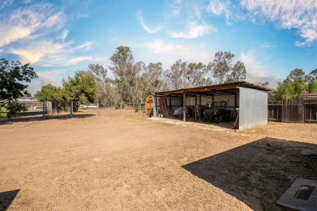 37715 Cloverleaf Avenue, Madera, CA 93636