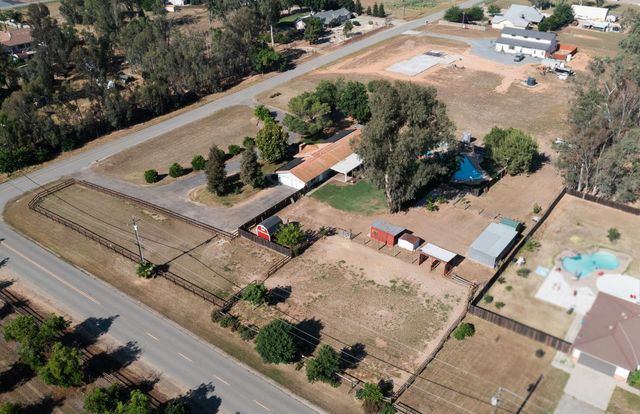 37715 Cloverleaf Avenue, Madera, CA 93636