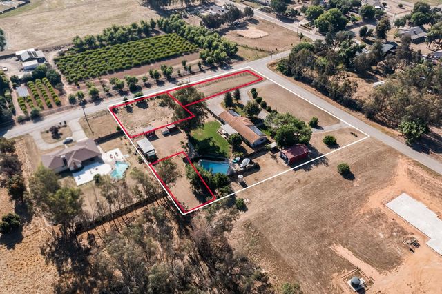 37715 Cloverleaf Avenue, Madera, CA 93636